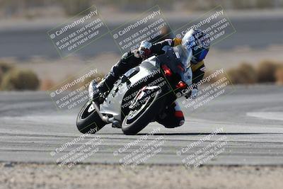 media/Nov-16-2025-Race Pace (Sun) [[8c5fa54630]]/Non Verified Riders (1st 20 Minutes)/1-Turn 14 (10am)/